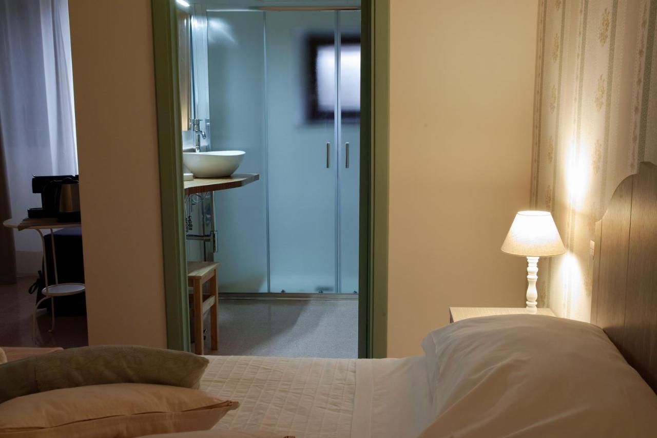 ויטרבו Palazzo Alessandrini Guest House מראה חיצוני תמונה