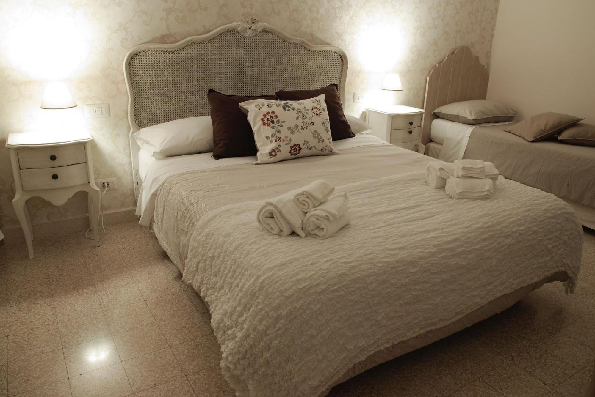 ויטרבו Palazzo Alessandrini Guest House מראה חיצוני תמונה